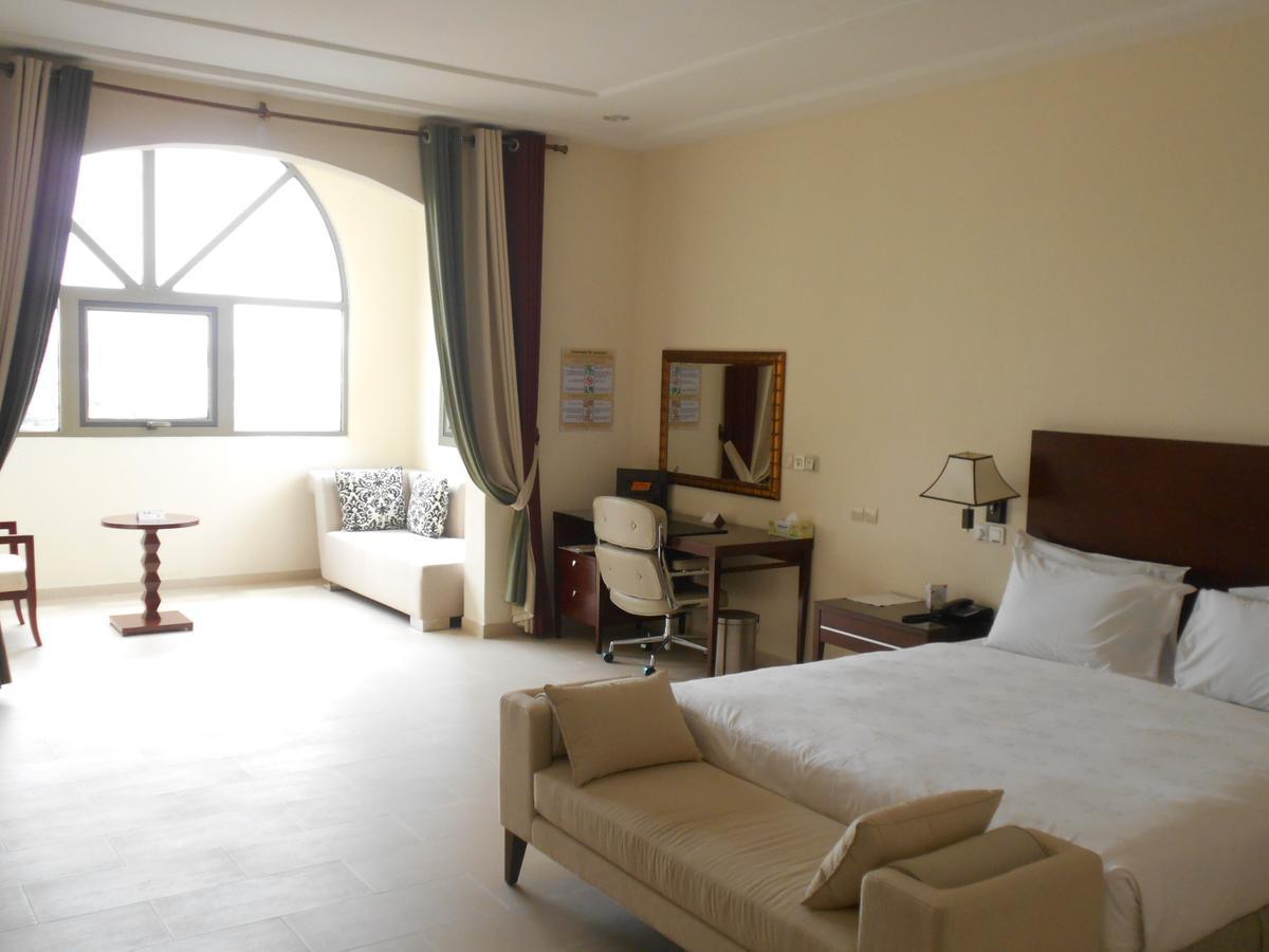 Hotel Sancta Maria Lomé Dış mekan fotoğraf