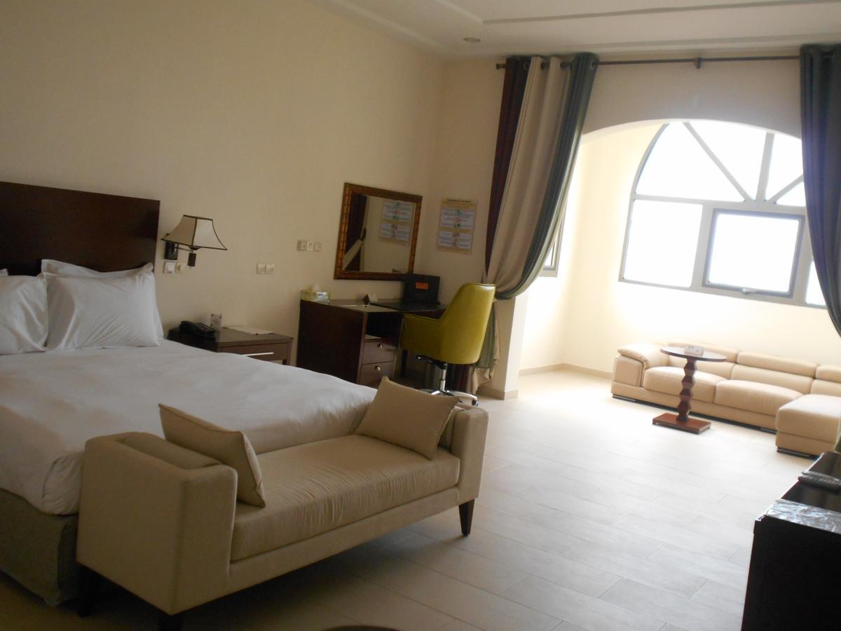 Hotel Sancta Maria Lomé Dış mekan fotoğraf